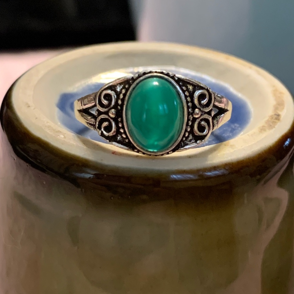 GENUINE GEMSTONE SILVER RING. Size 8